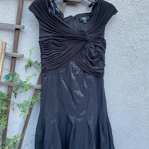 TADASHI Collection Ruched Taffeta Gown in Black Size 10 - Picture 7 of 13